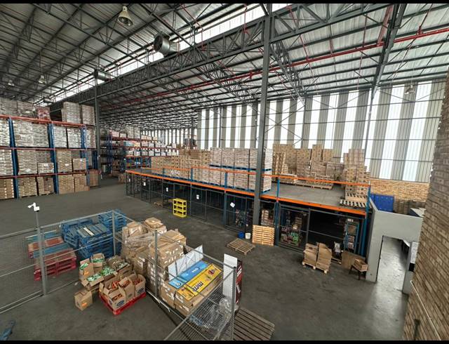 7,625M² WAREHOUSE TO LET IN NORTH RIDING